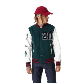 New Era Lifestyle Varsity Jacket Chamarra Verde Hombre vista frontal principal