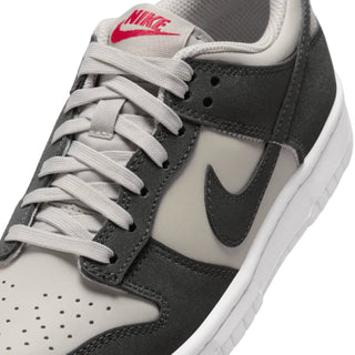Tenis Infantil Nike Dunk Low HF Negro Gris Blanco vista zoom detalle
