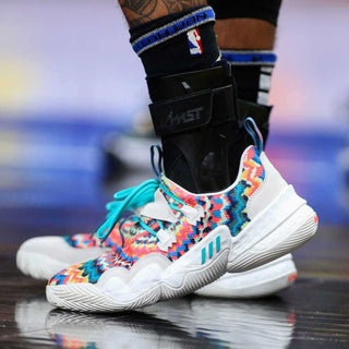 Tenis Hombre adidas Trae Young 1 Tie-Dye blanco multicolor vista muestra real