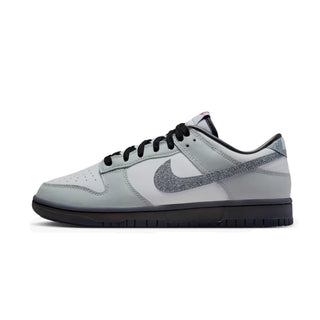 Tenis Mujer Nike Dunk Low LX Grey Glitter vista lateral principal
