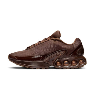 Tenis mujer Nike Air Max Dn x Isamaya Ffrench Chocolate vista lateral principal