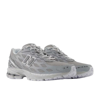 Tenis Unisex New Balance 1906W Silver Metallic vista lateral par