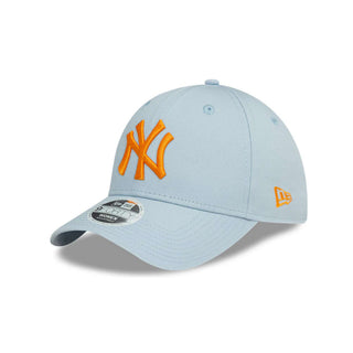 Gorra Mujer New York Yankees MLB League Essentials 9FORTY Azul Pastel vista lateral principal