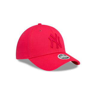 Gorra Mujer New York Yankees MLB League Essentials 9FORTY Rosa Fuerte lateral secundaria