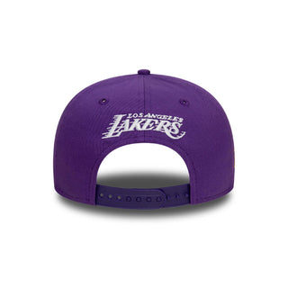 Gorra New Era Los Angeles Lakers NBA Flat Visor 9FIFTY vista atras ajuste