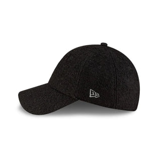 Gorra New Era x Moon Wool 9FORTY Strapback Negra vista lateral logo