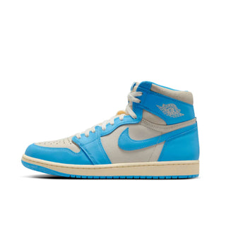 Tenis Hombre Air Jordan 1 Retro High OG Azul UNC Reimagined vista lateral principal