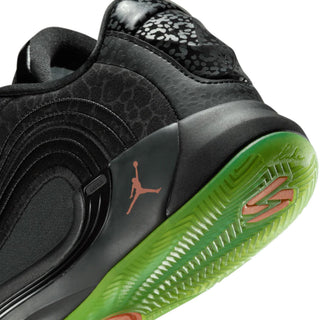Tenis Hombre Jordan Luka 4 Negro Verde Electrico vista zoom talon