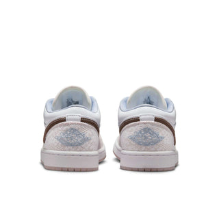 Tenis Mujer Air Jordan 1 Low White Soft Pink vista par atras