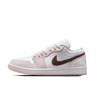 Tenis Mujer Air Jordan 1 Low White Soft Pink vista lateral principal