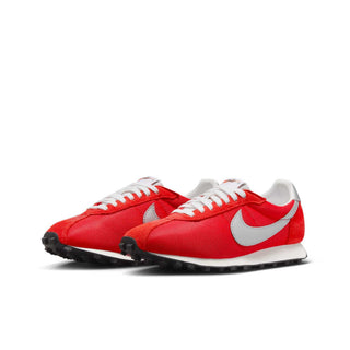 Tenis Mujer Nike LD-1000 Rojo Plata Metalico vista par frontal