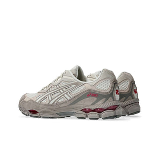 Tenis Unisex Asics Gel-NYC Crema Rojo vista par atras